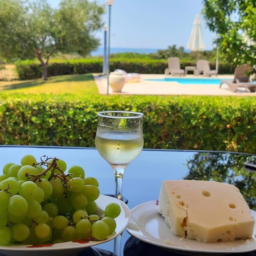 Monambeles Villas Svoronata Exteriör bild