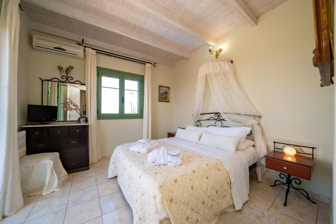 Monambeles Villas Svoronata Exteriör bild
